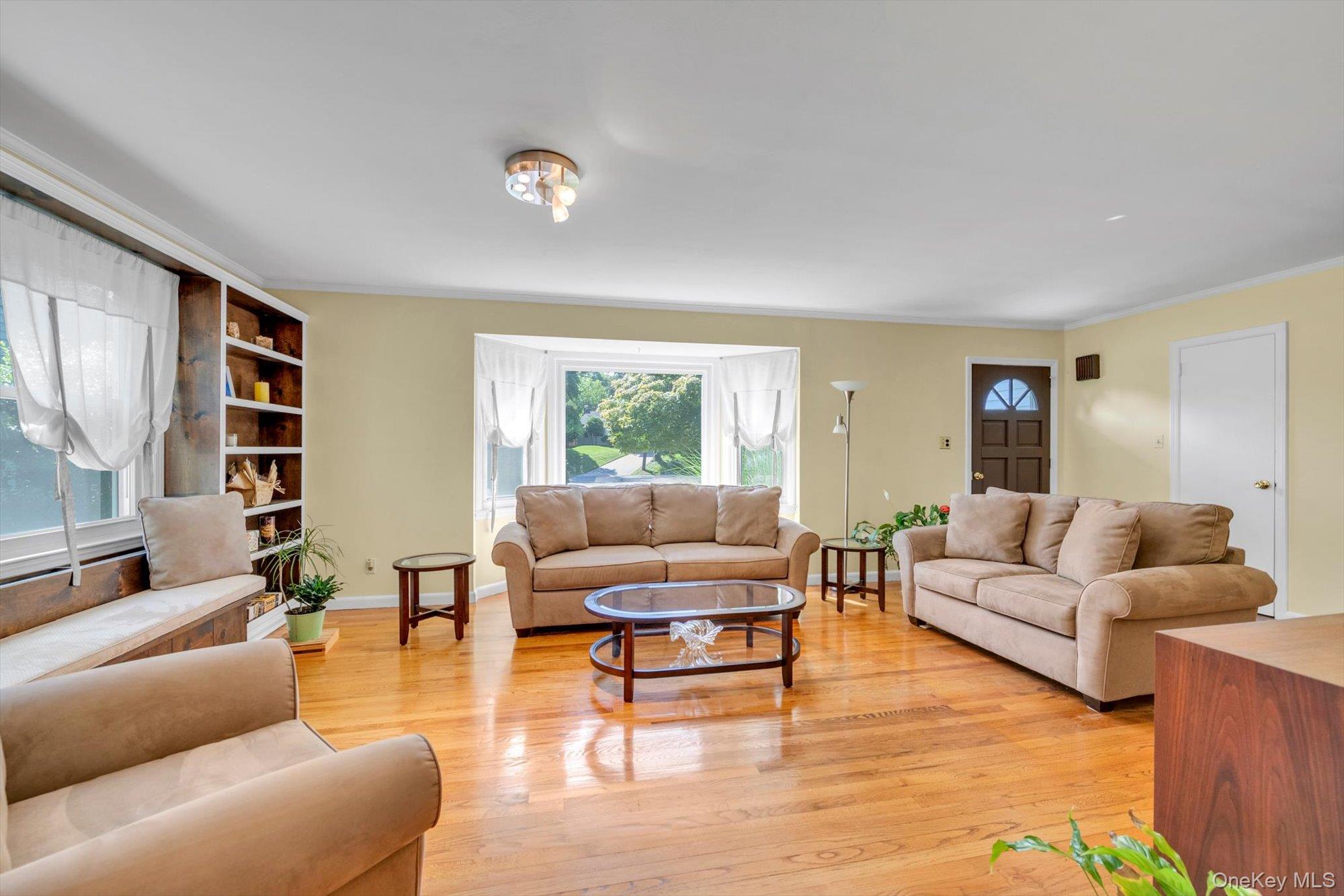 Compass Ct, Huntington, NY 11743 #1
