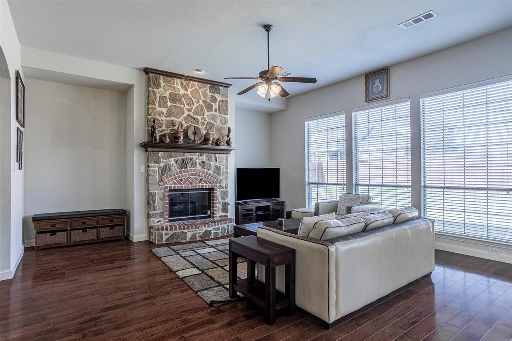 3036 Larreta, Grand Prairie, Texas, 75054, United States, 4 Bedrooms Bedrooms, ,4 BathroomsBathrooms,Residential,For Sale,3036 Larreta,1622904
