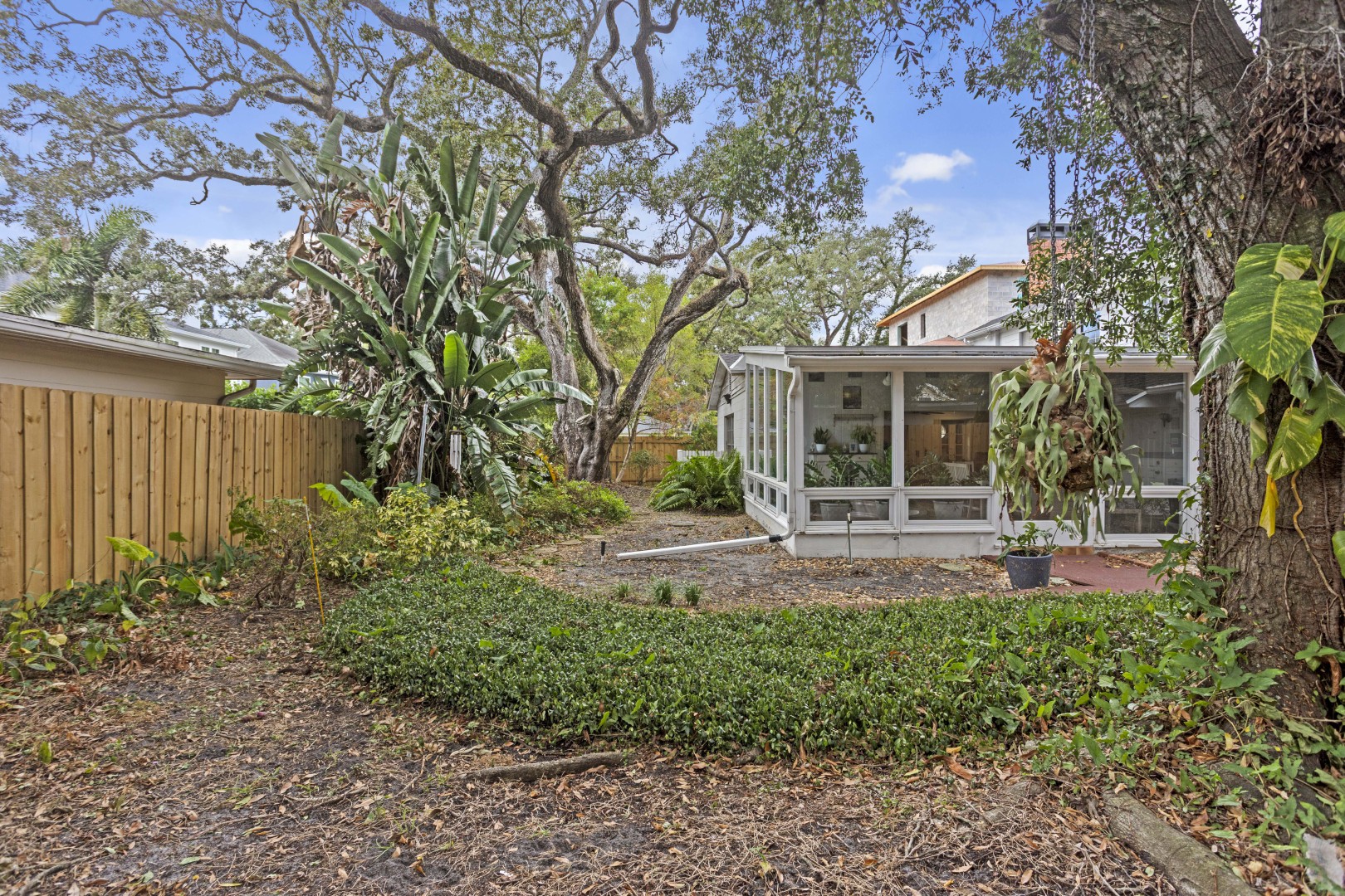 Tampa, Florida, 33629, United States, 4 Bedrooms Bedrooms, ,3 BathroomsBathrooms,Residential,For Sale,1987038