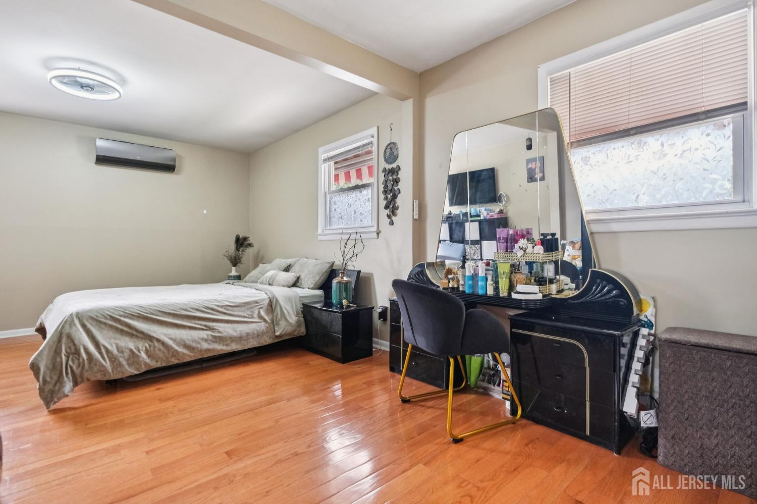 Woodbridge Proper, New Jersey, 07095, United States, 3 Bedrooms Bedrooms, ,3 BathroomsBathrooms,Residential,For Sale,1997367