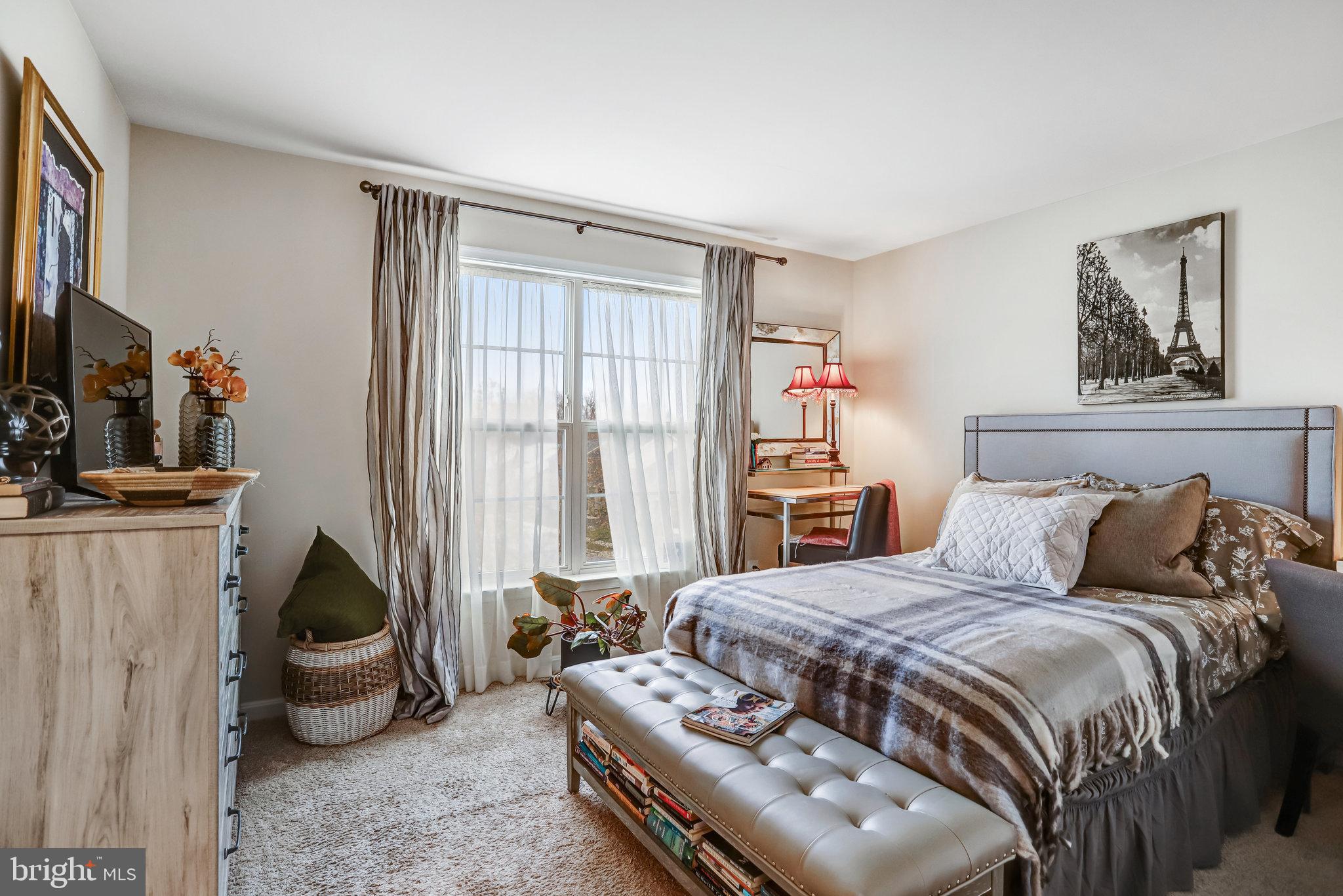 Lanham, Maryland, 20706, United States, 6 Bedrooms Bedrooms, ,5 BathroomsBathrooms,Residential,For Sale,2002849