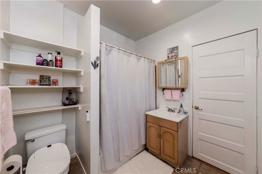 1520 S New Hampshire Avenue, Los Angeles, California, 90006, United States, 2 Bedrooms Bedrooms, ,1 BathroomBathrooms,Residential,For Sale,1520 S New Hampshire Avenue,1599966