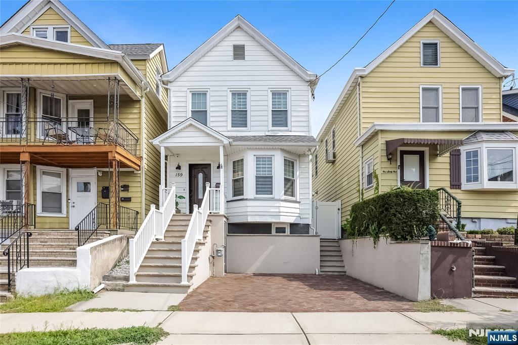 Wallington, New Jersey, 07057, United States, 3 Bedrooms Bedrooms, ,3 BathroomsBathrooms,Residential,For Sale,1939123