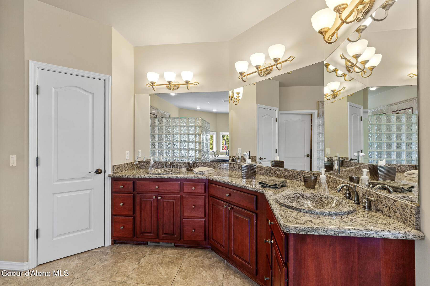 Coeur d'Alene, Idaho, 83814, United States, 4 Bedrooms Bedrooms, ,Residential,For Sale,2048588