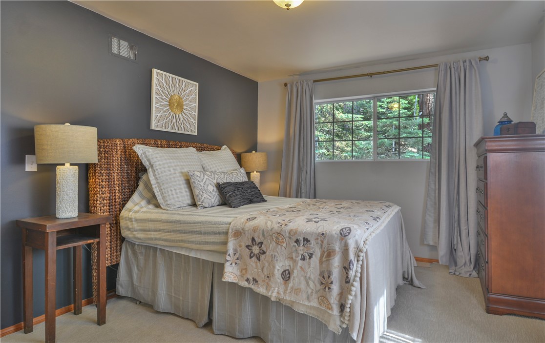 Lake Arrowhead, California, 92317, United States, 3 Bedrooms Bedrooms, ,3 BathroomsBathrooms,Residential,For Sale,1890346