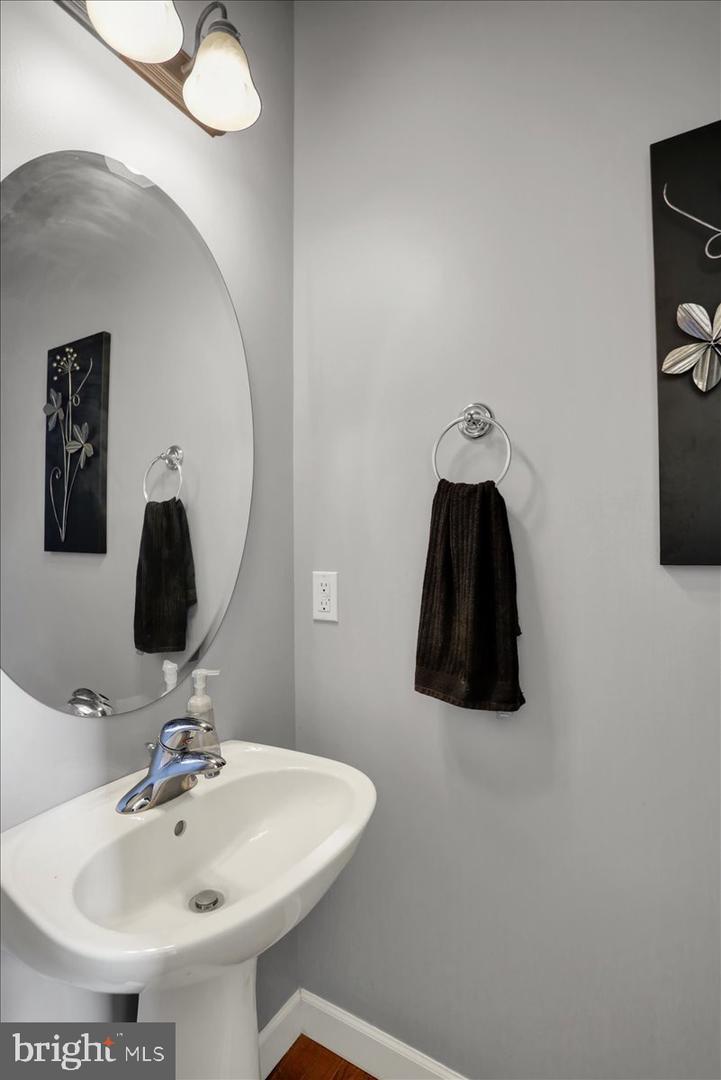 Reading, Pennsylvania, 19606, United States, 4 Bedrooms Bedrooms, ,4 BathroomsBathrooms,Residential,For Sale,1947941
