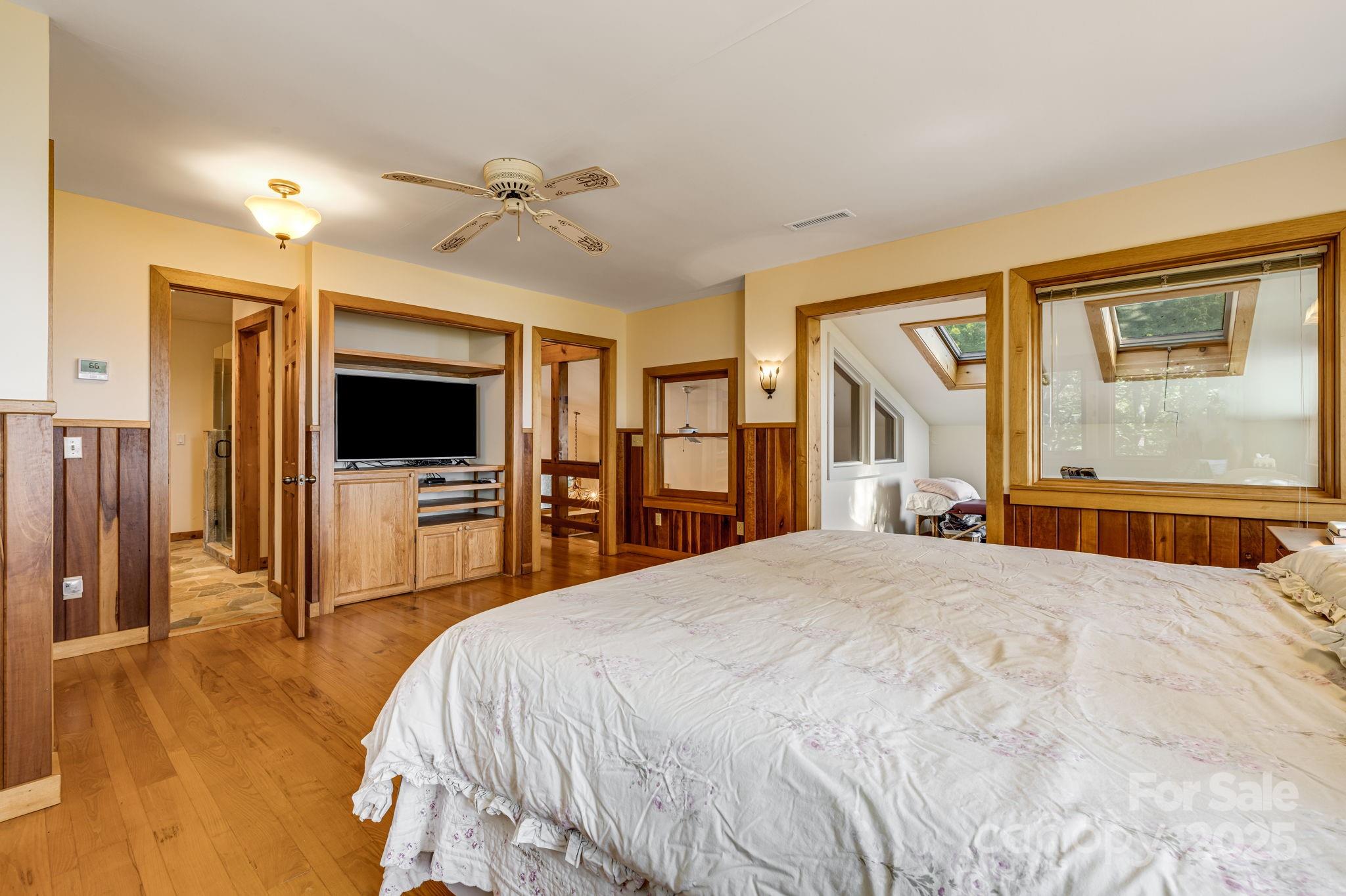 Little Switzerland, North Carolina, 28752, United States, 3 Bedrooms Bedrooms, ,3 BathroomsBathrooms,Residential,For Sale,1949808