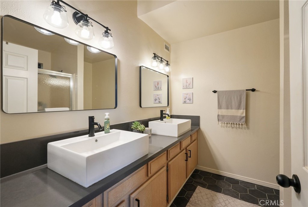 Lake Balboa, California, 91406, United States, 3 Bedrooms Bedrooms, ,3 BathroomsBathrooms,Residential,For Sale,1992024