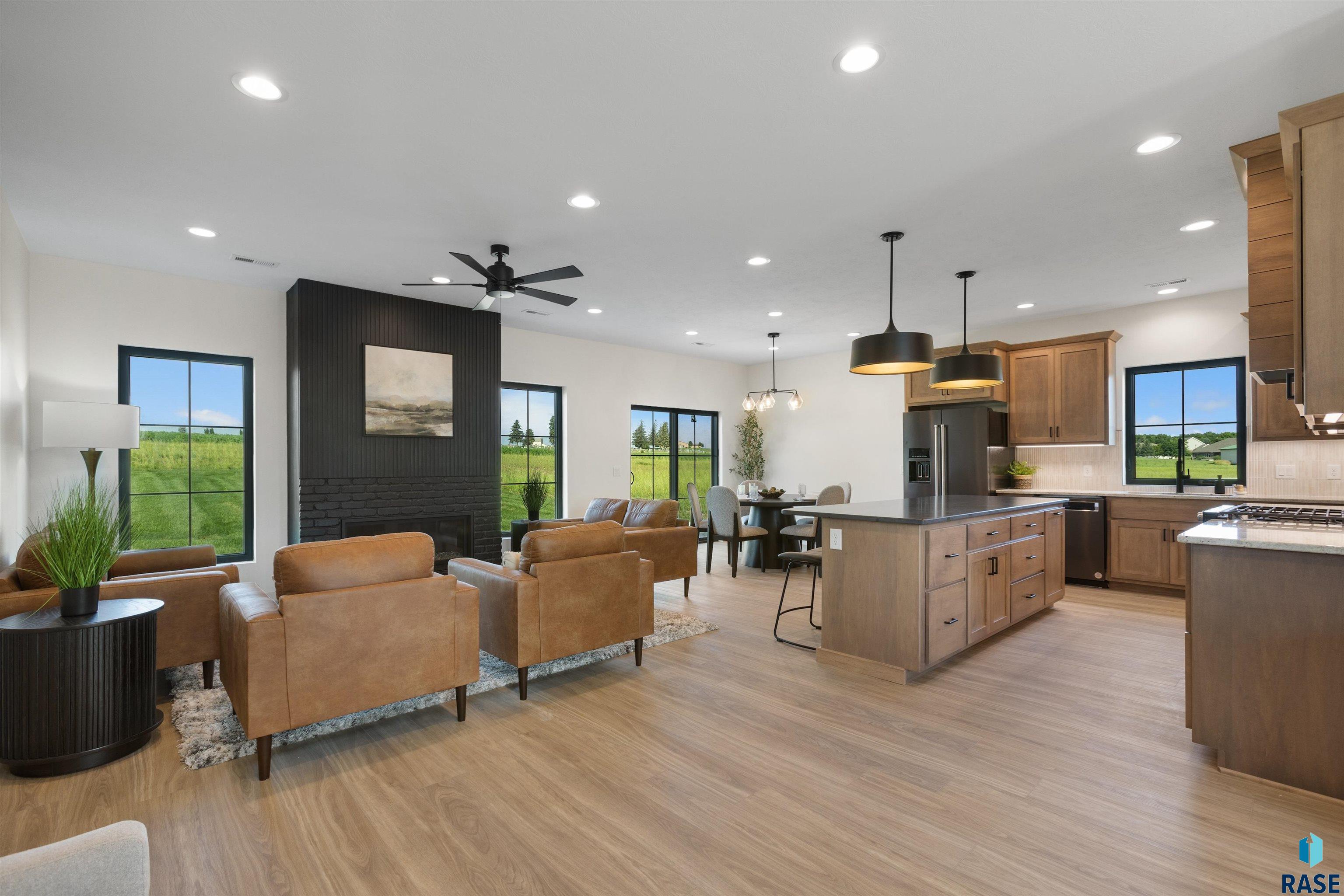 Rock Rapids, Iowa, 51246, United States, 5 Bedrooms Bedrooms, ,3 BathroomsBathrooms,Residential,For Sale,1957836