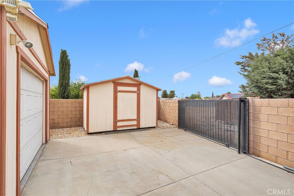 Apple Valley, California, 92307, United States, 4 Bedrooms Bedrooms, ,3 BathroomsBathrooms,Residential,For Sale,1795446