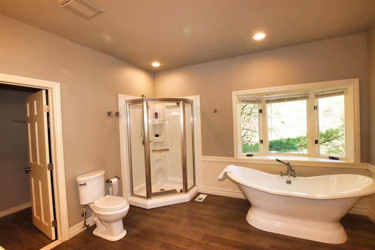 Boyne City, Michigan, 49712, United States, 5 Bedrooms Bedrooms, ,3 BathroomsBathrooms,Residential,For Sale,1986275