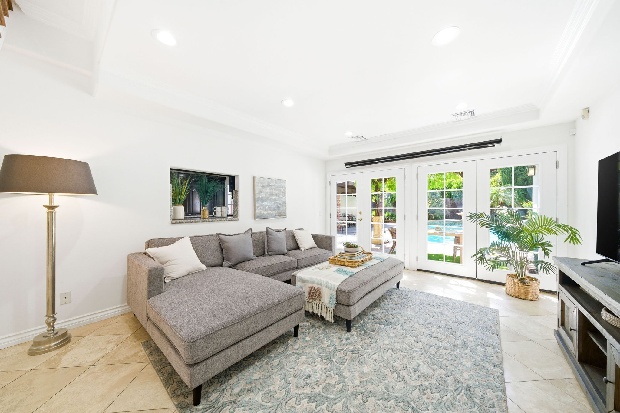  4115 Laurelgrove Ave - 物件實景