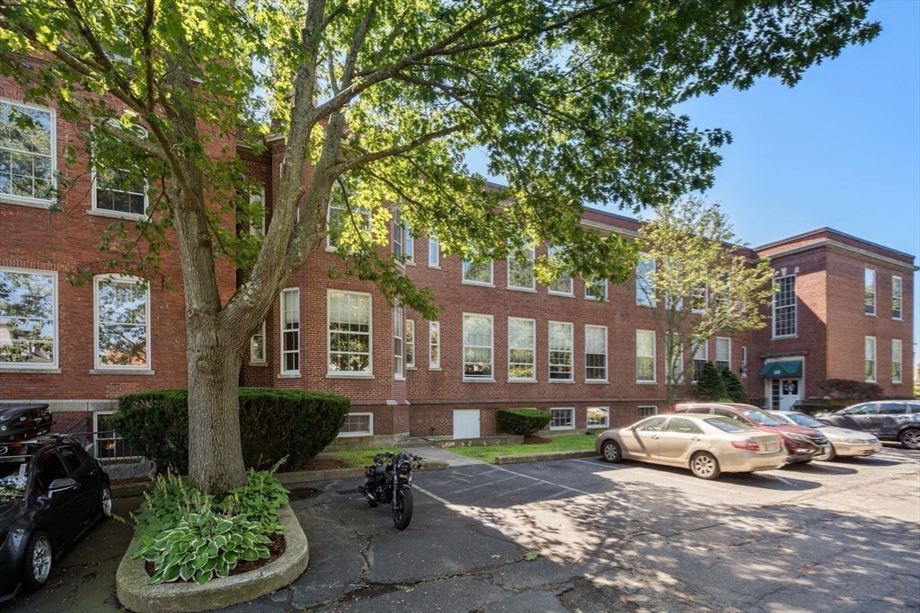 Salem, Massachusetts, 01970, United States, 3 Bedrooms Bedrooms, ,3 BathroomsBathrooms,Residential,For Sale,1927367