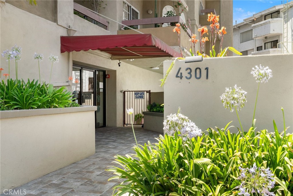 Sherman Oaks, California, 91423, United States, 2 Bedrooms Bedrooms, ,2 BathroomsBathrooms,Residential,For Sale,1708509