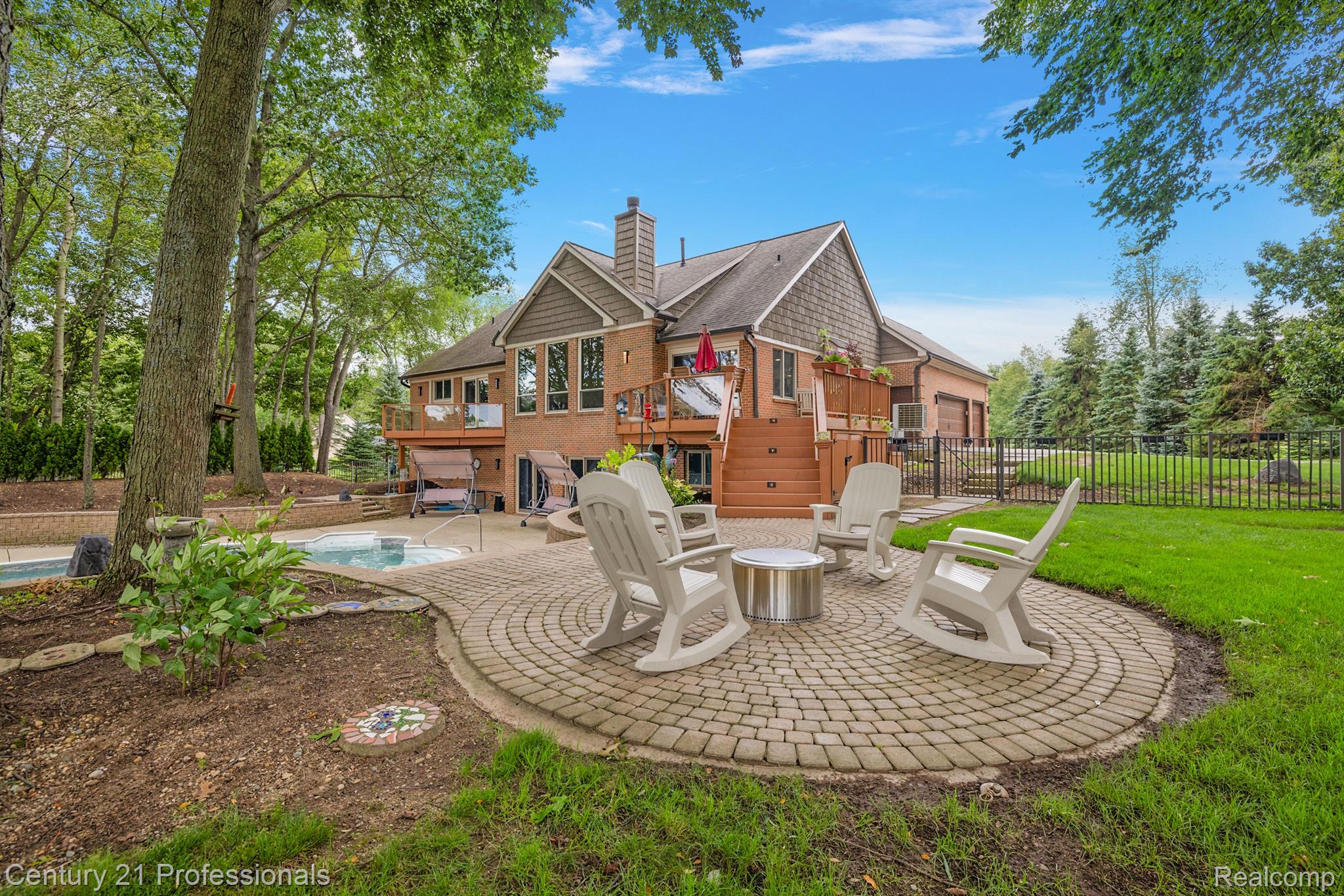 Davisburg, Michigan, 48350, United States, 5 Bedrooms Bedrooms, ,4 BathroomsBathrooms,Residential,For Sale,1978362