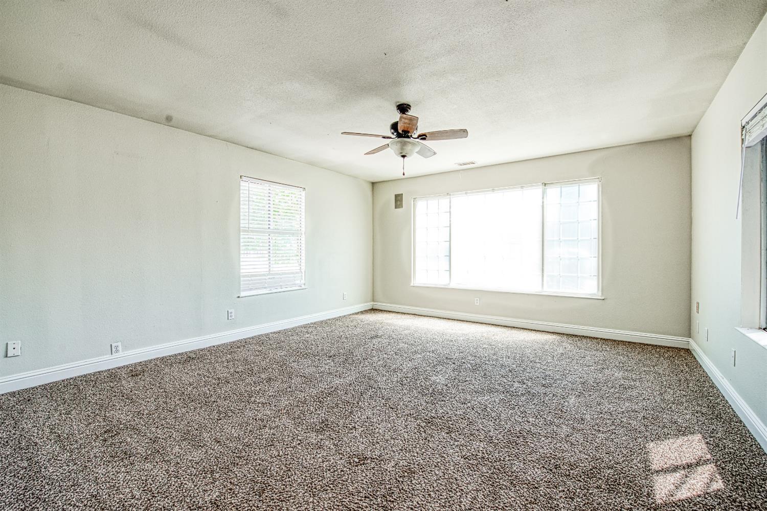Fresno, California, 93722, United States, 3 Bedrooms Bedrooms, ,2 BathroomsBathrooms,Residential,For Sale,2039755