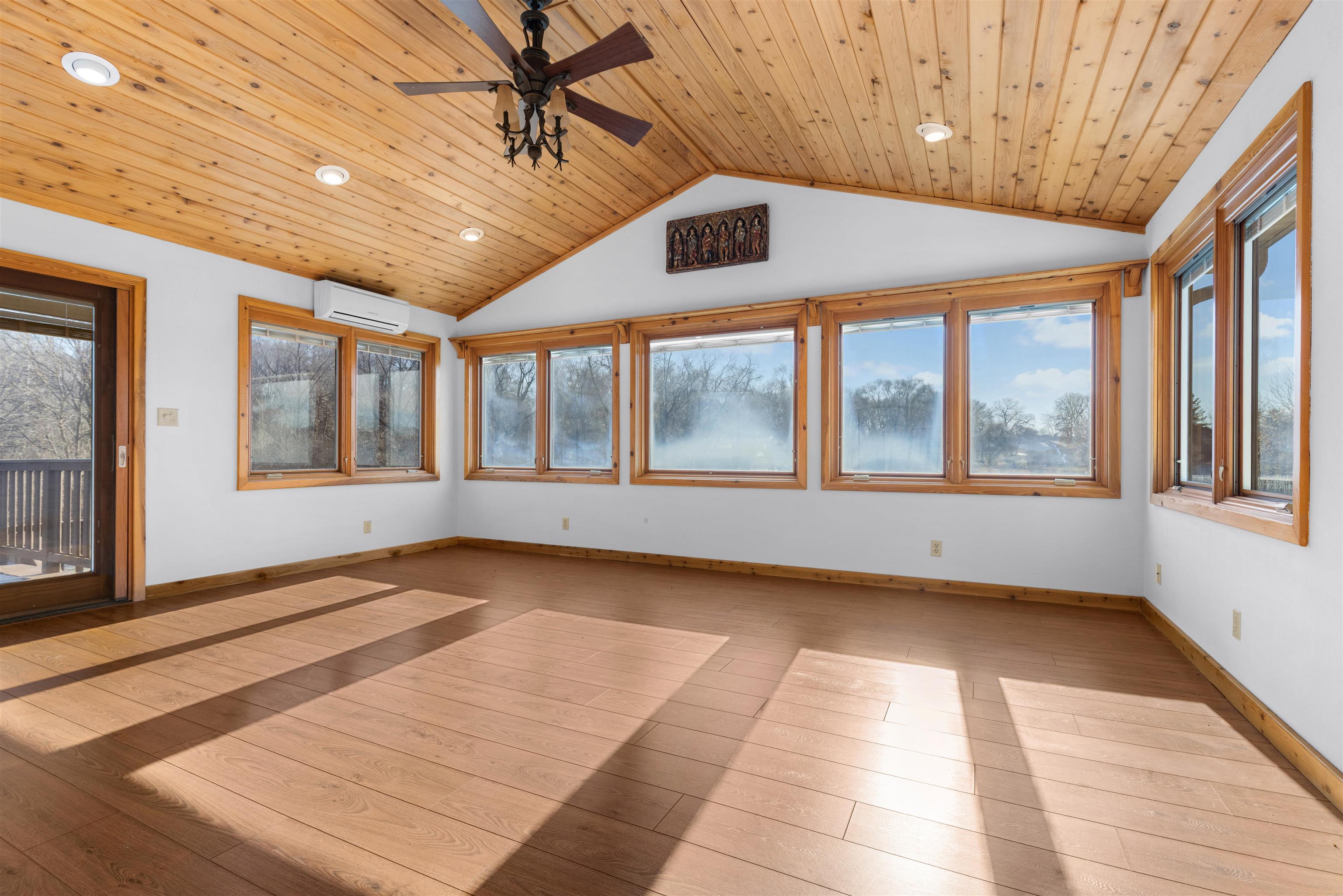 Roscoe, Illinois, 61073, United States, 3 Bedrooms Bedrooms, ,4 BathroomsBathrooms,Residential,For Sale,2011367