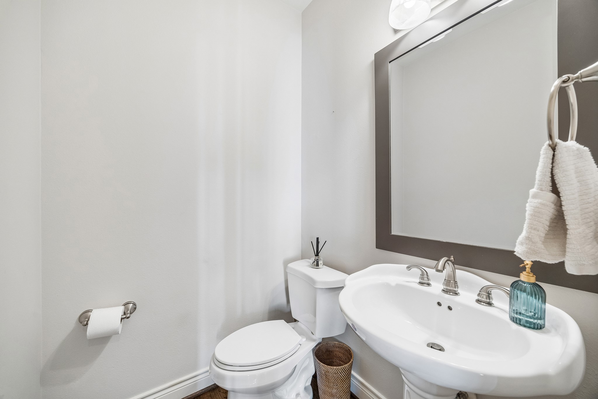  539 W 25th Street A - 物件實景