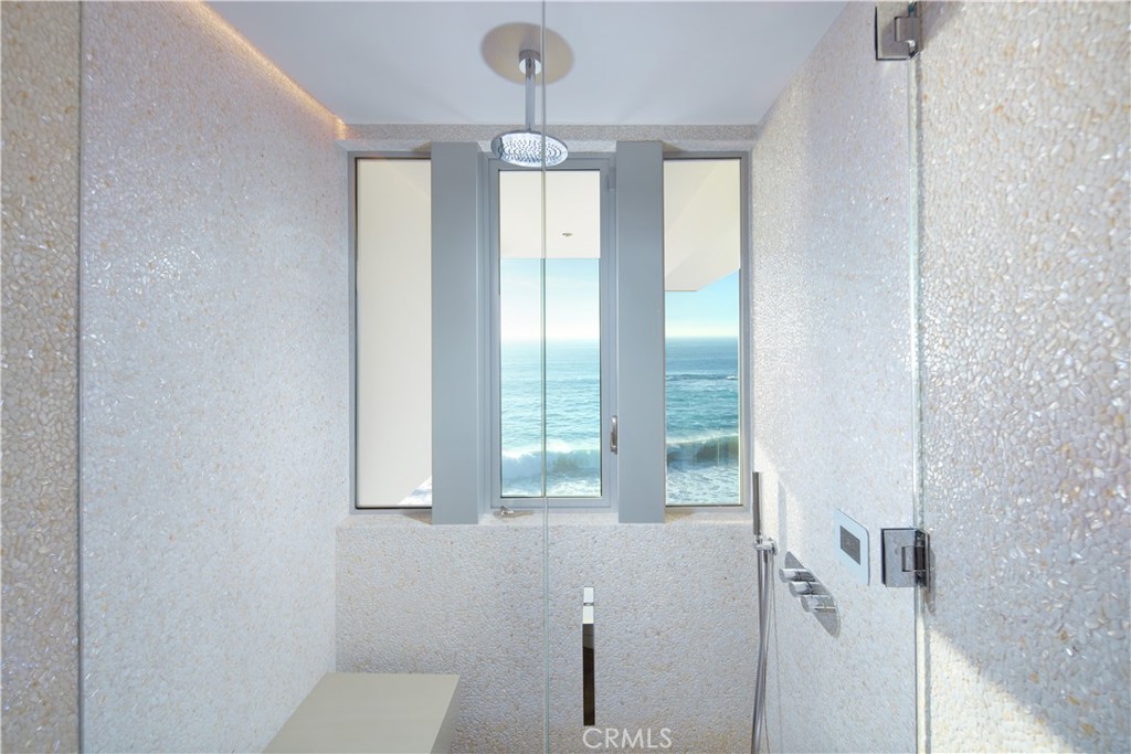 Laguna Beach, California, 92651, United States, 3 Bedrooms Bedrooms, ,4 BathroomsBathrooms,Residential,For Sale,1688637