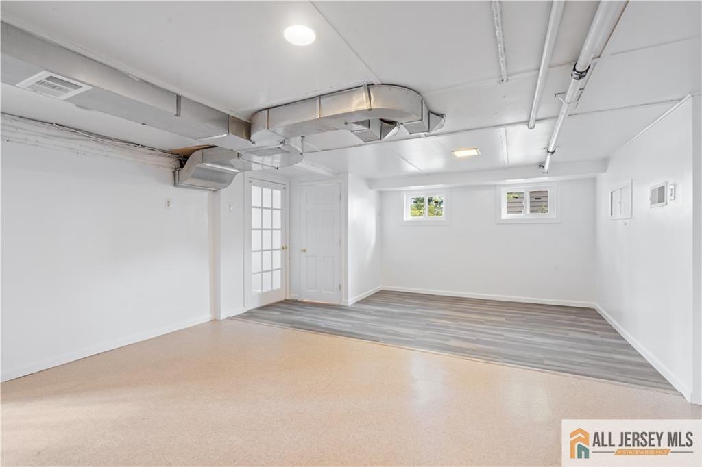 Piscataway, New Jersey, 08854, United States, 3 Bedrooms Bedrooms, ,2 BathroomsBathrooms,Residential,For Sale,1940160
