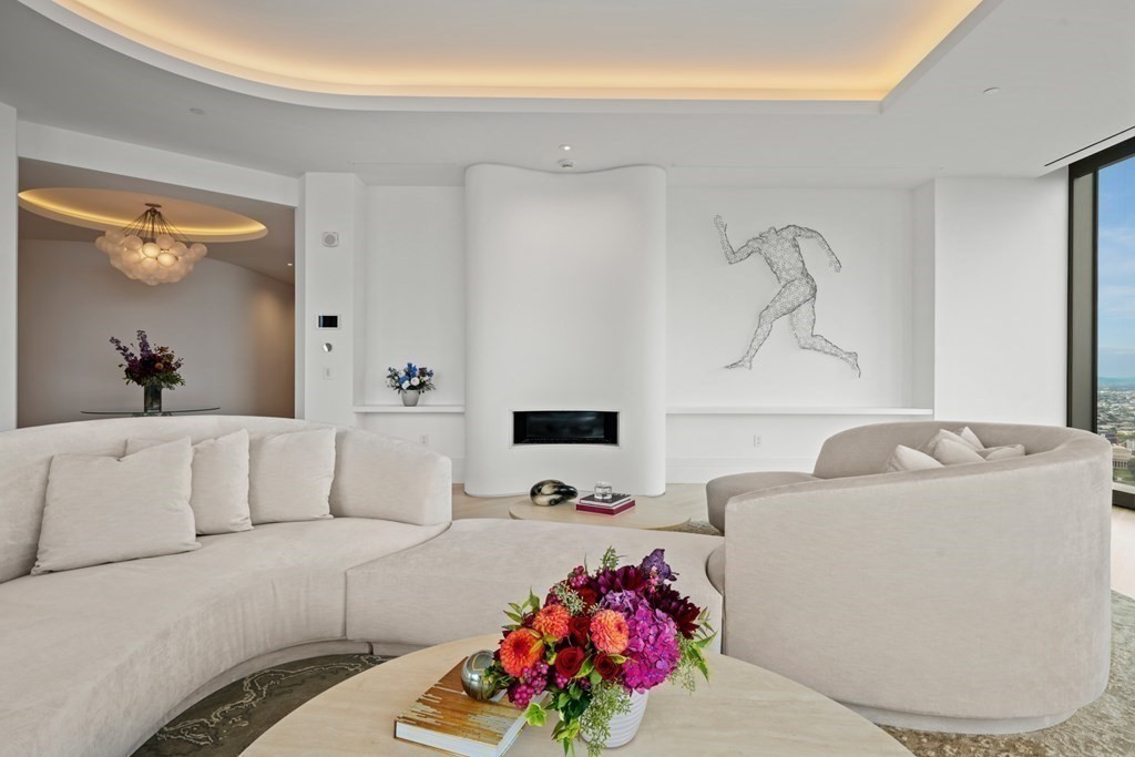 Boston, Massachusetts, 02199, United States, 5 Bedrooms Bedrooms, ,8 BathroomsBathrooms,Residential,For Sale,1906314