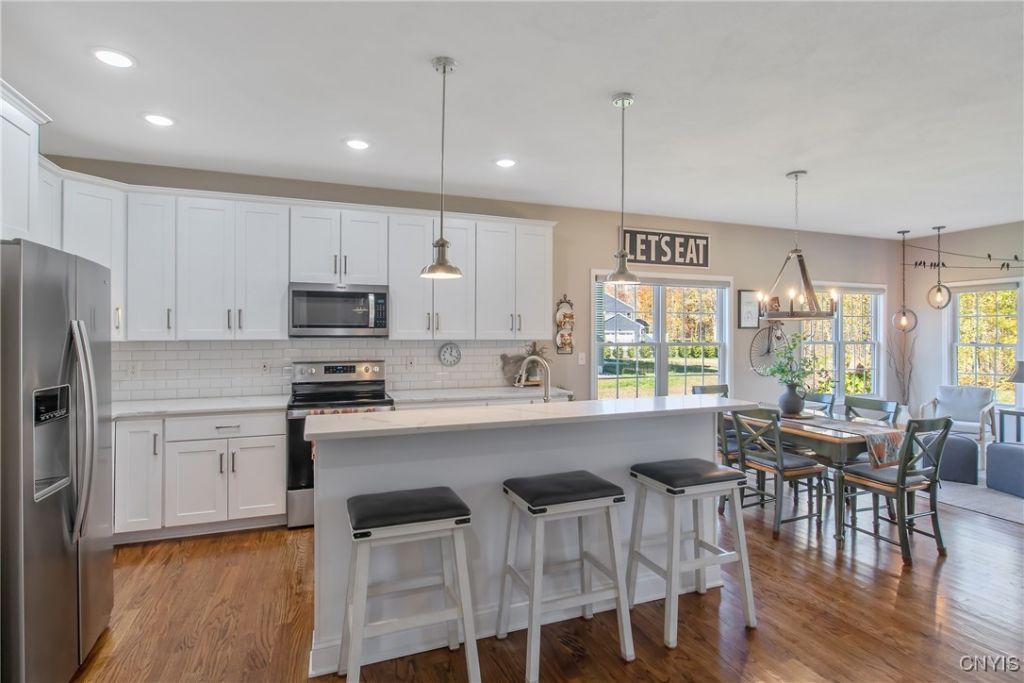 Liverpool, New York, 13090, United States, 3 Bedrooms Bedrooms, ,2 BathroomsBathrooms,Residential,For Sale,1972941