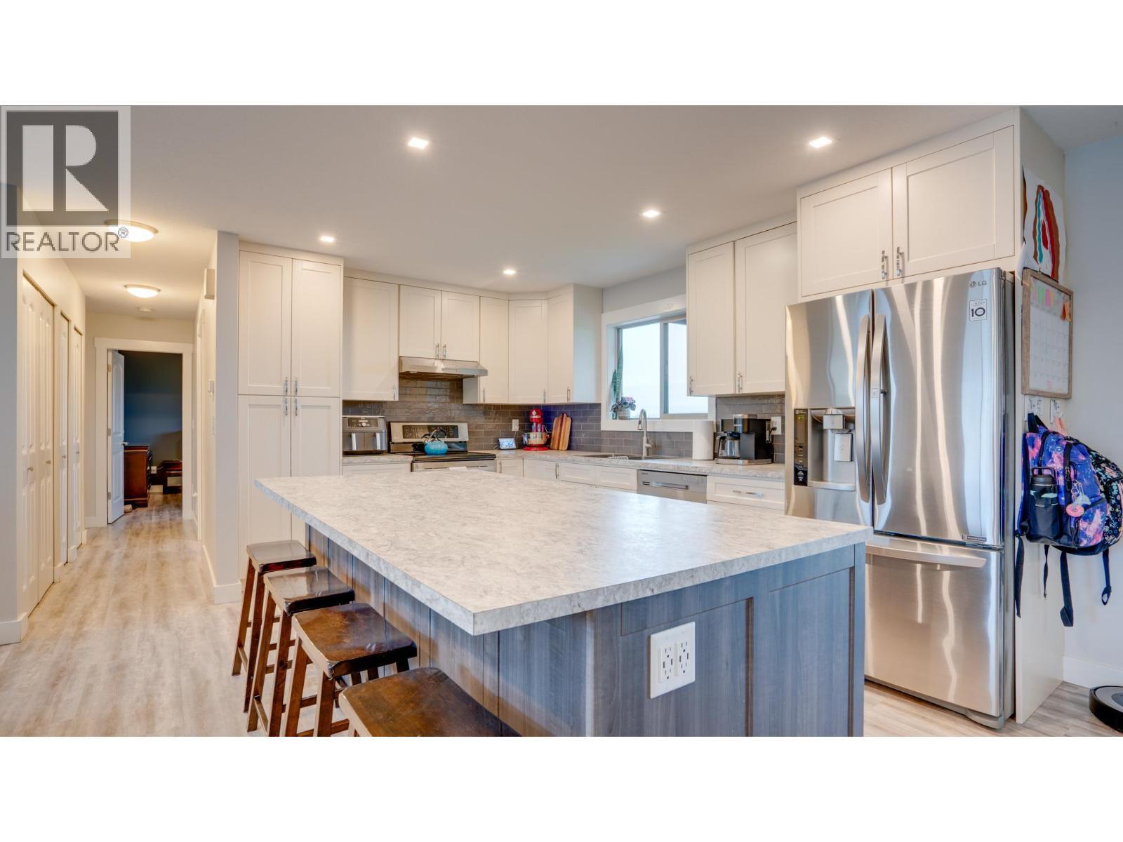 ARMSTRONG, British Columbia, V4Y 0B3, CA, 4 Bedrooms Bedrooms, ,2 BathroomsBathrooms,Residential,For Sale,1950406