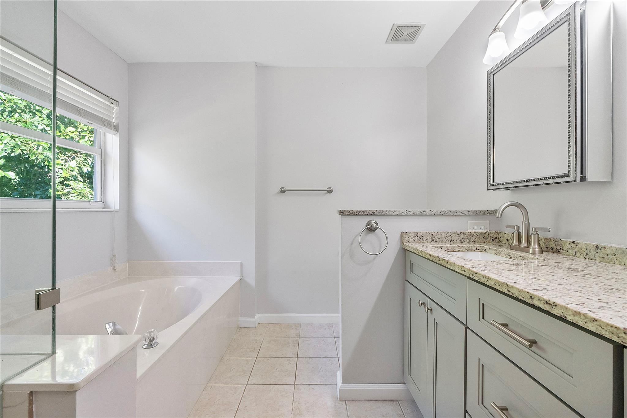 Coral Springs, Florida, 33071, United States, 3 Bedrooms Bedrooms, ,3 BathroomsBathrooms,Residential,For Sale,1977675