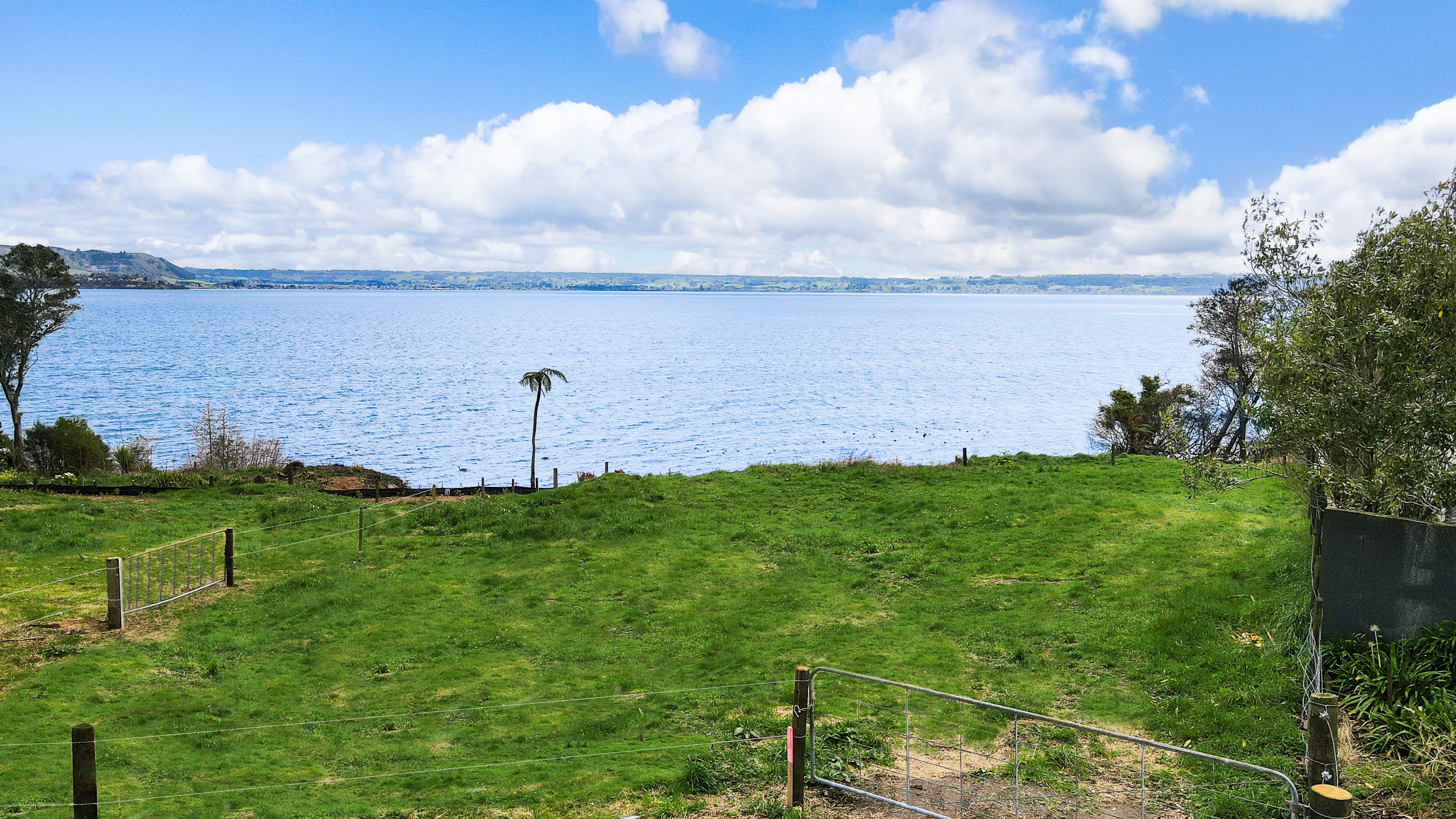  Lakefront Living at Hinemoa Point - 物件實景