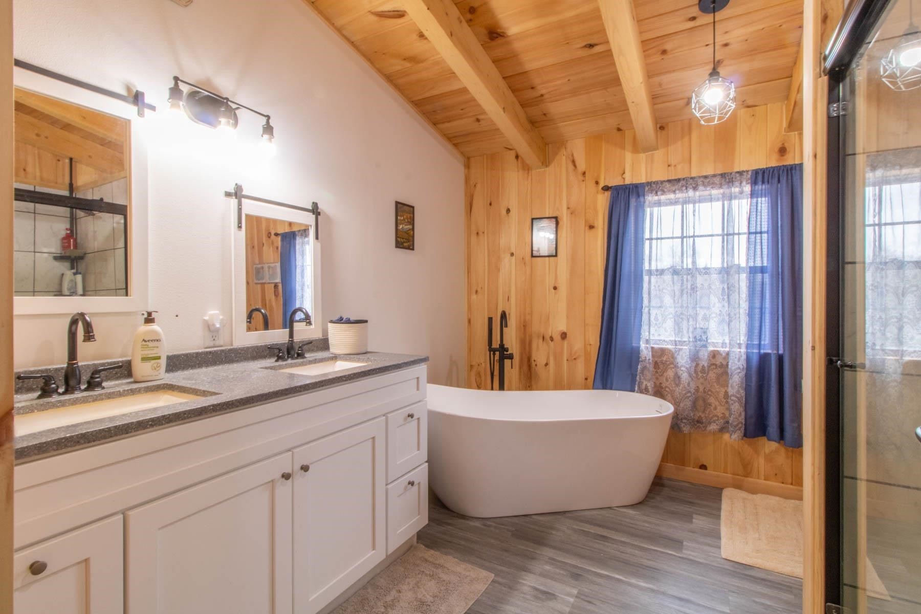 Norton, Vermont, 05907, United States, 3 Bedrooms Bedrooms, ,1 BathroomBathrooms,Residential,For Sale,1841438