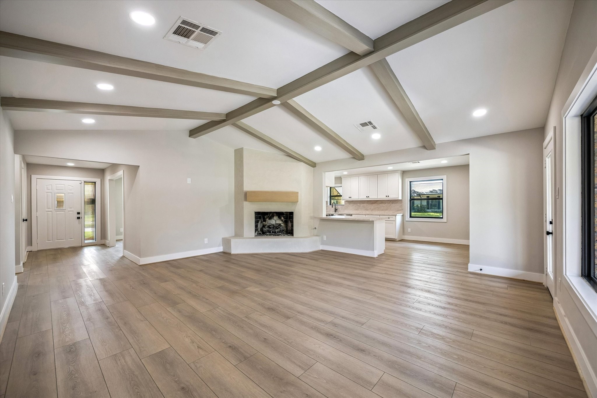  6234 Yarwell Drive - 物件實景