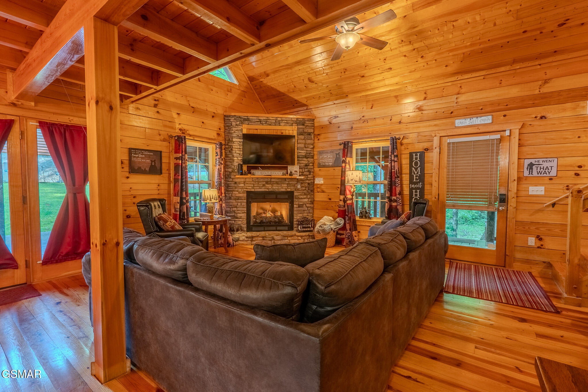 Gatlinburg, Tennessee, 37738, United States, 5 Bedrooms Bedrooms, ,4 BathroomsBathrooms,Residential,For Sale,1835099