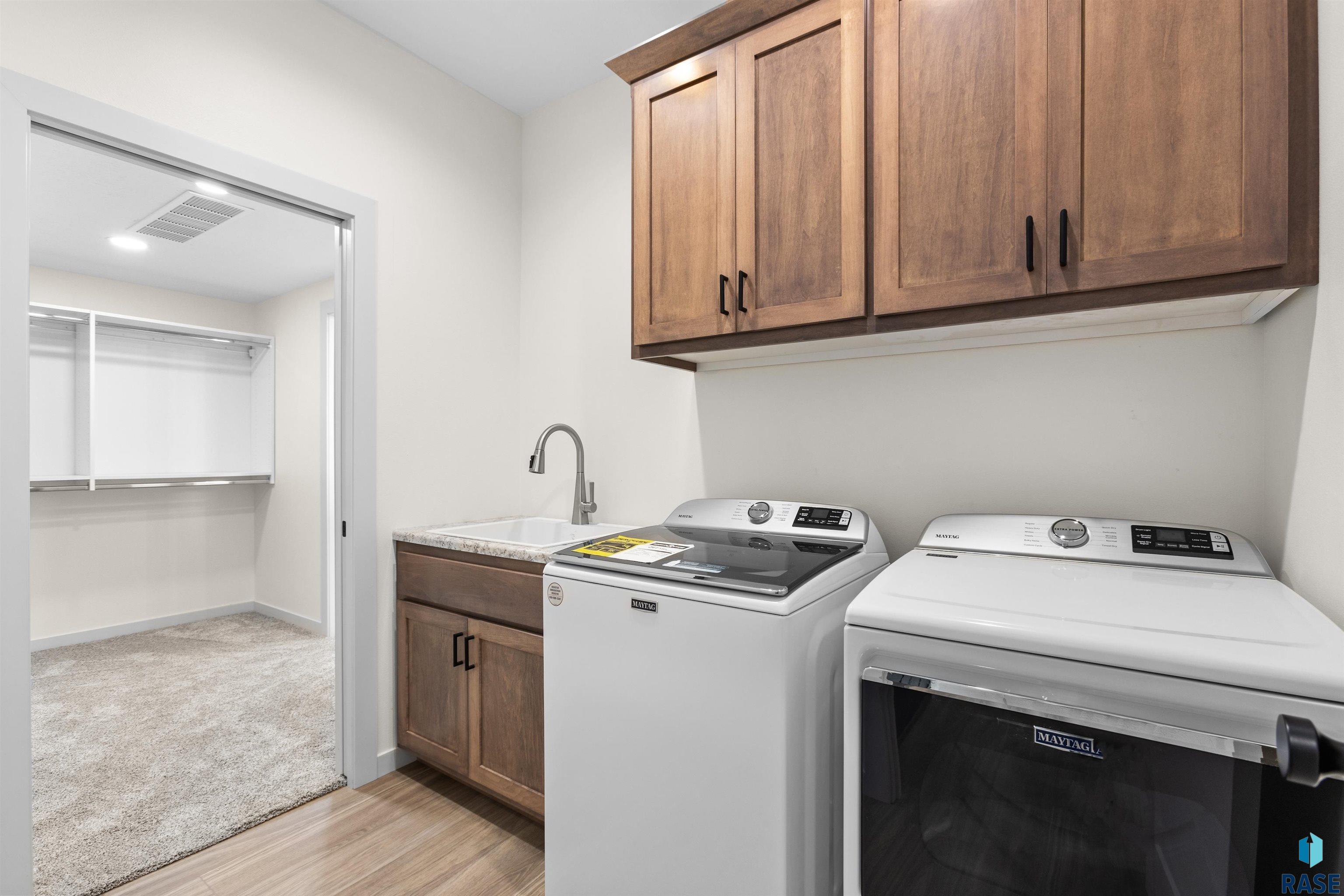 Rock Rapids, Iowa, 51246, United States, 5 Bedrooms Bedrooms, ,3 BathroomsBathrooms,Residential,For Sale,1957836