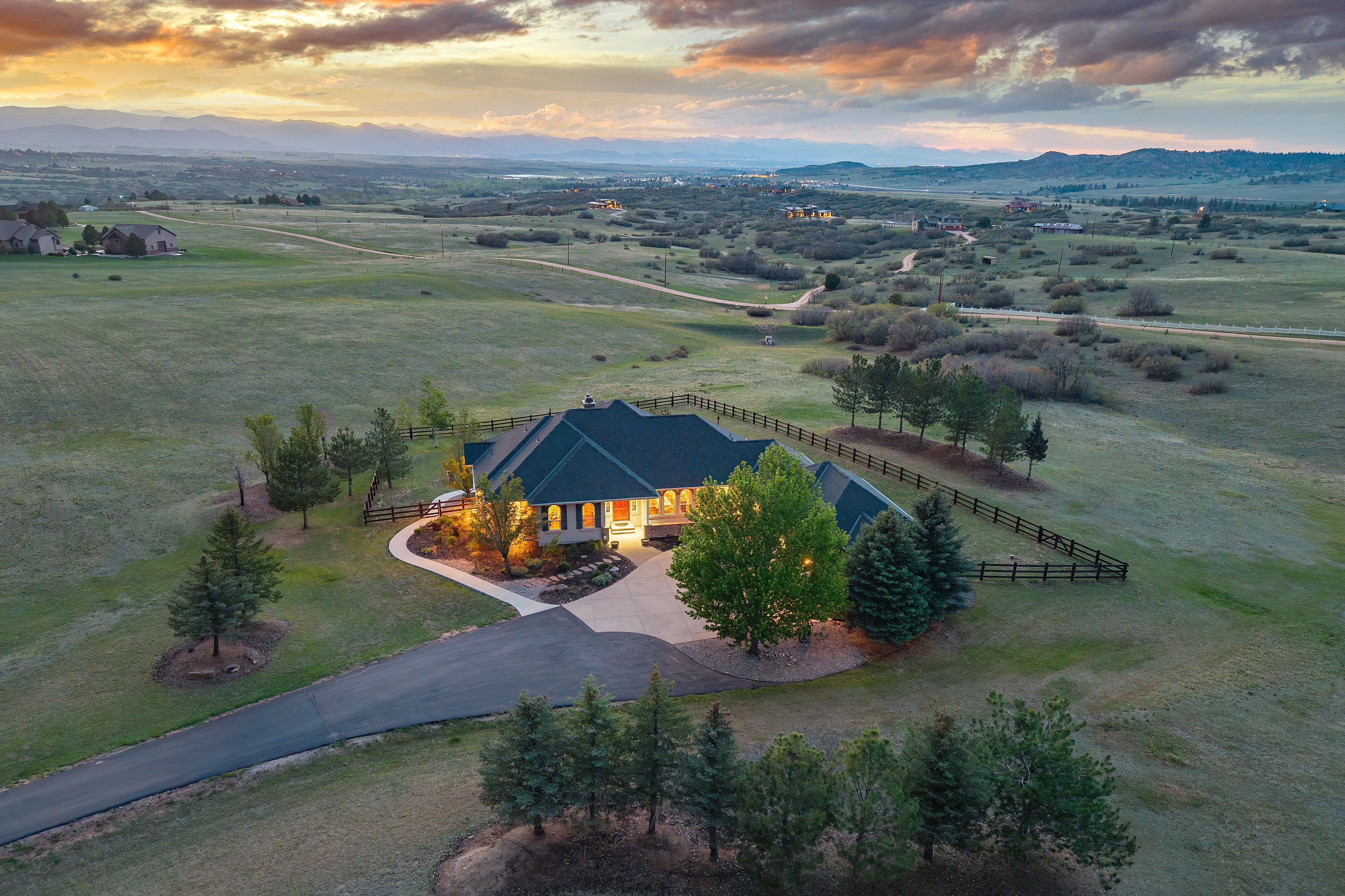  Set on five scenic acres with sweeping Front Range views - 物件實景