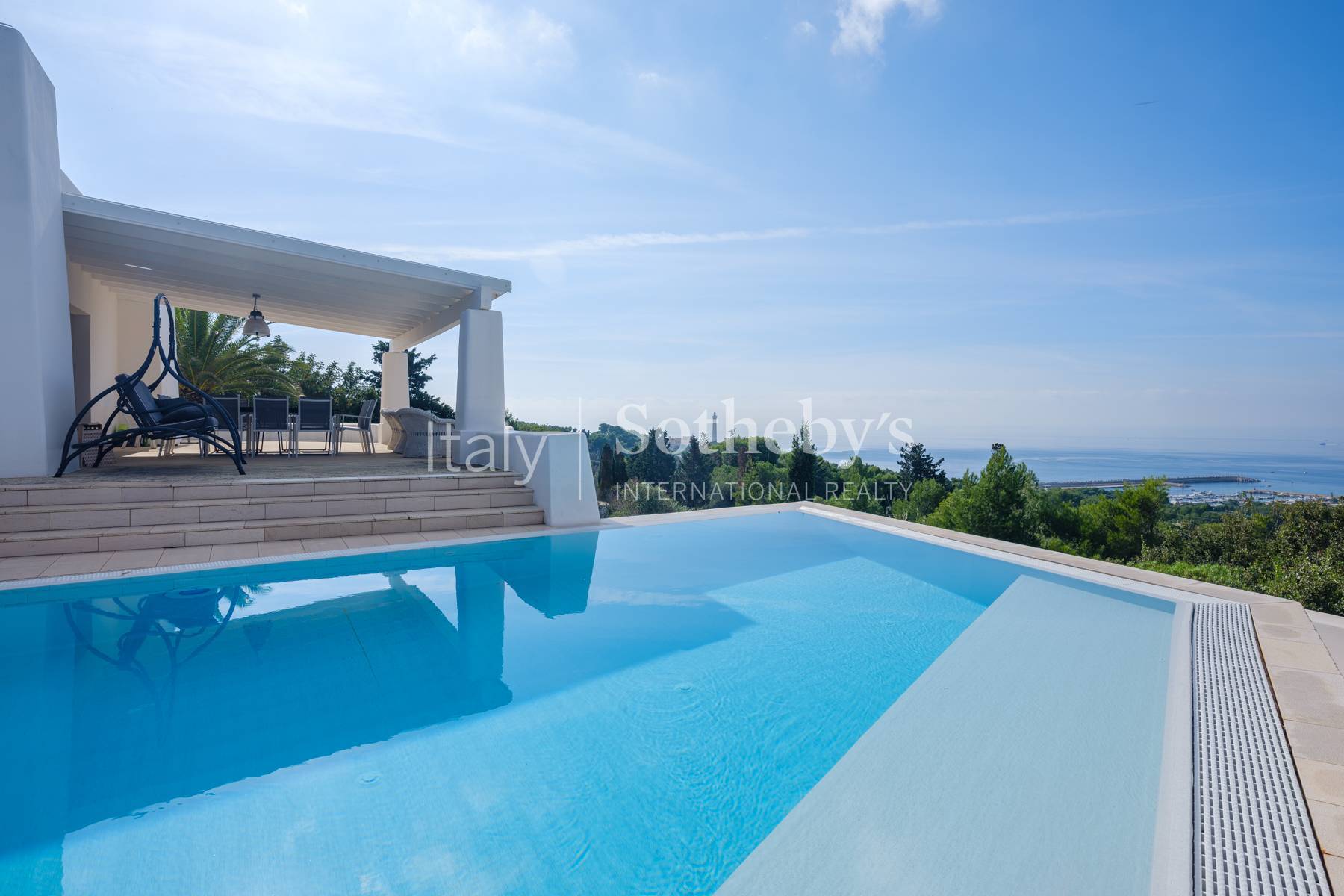  Elegant villa with a sea-view pool - 物件實景