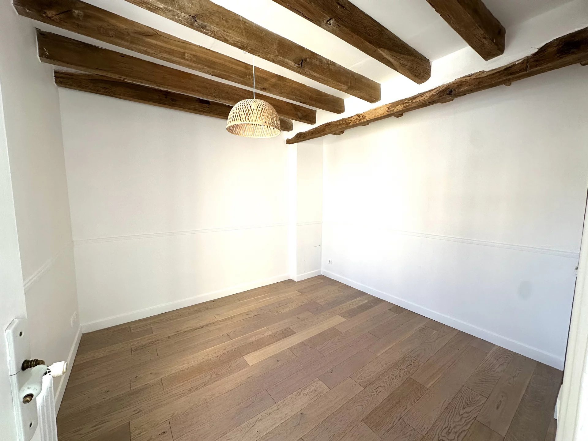 Saint-Germain-en-Laye, Île-de-France, 78100, FR, 3 Bedrooms Bedrooms, ,2 BathroomsBathrooms,Residential,For Sale,1994844