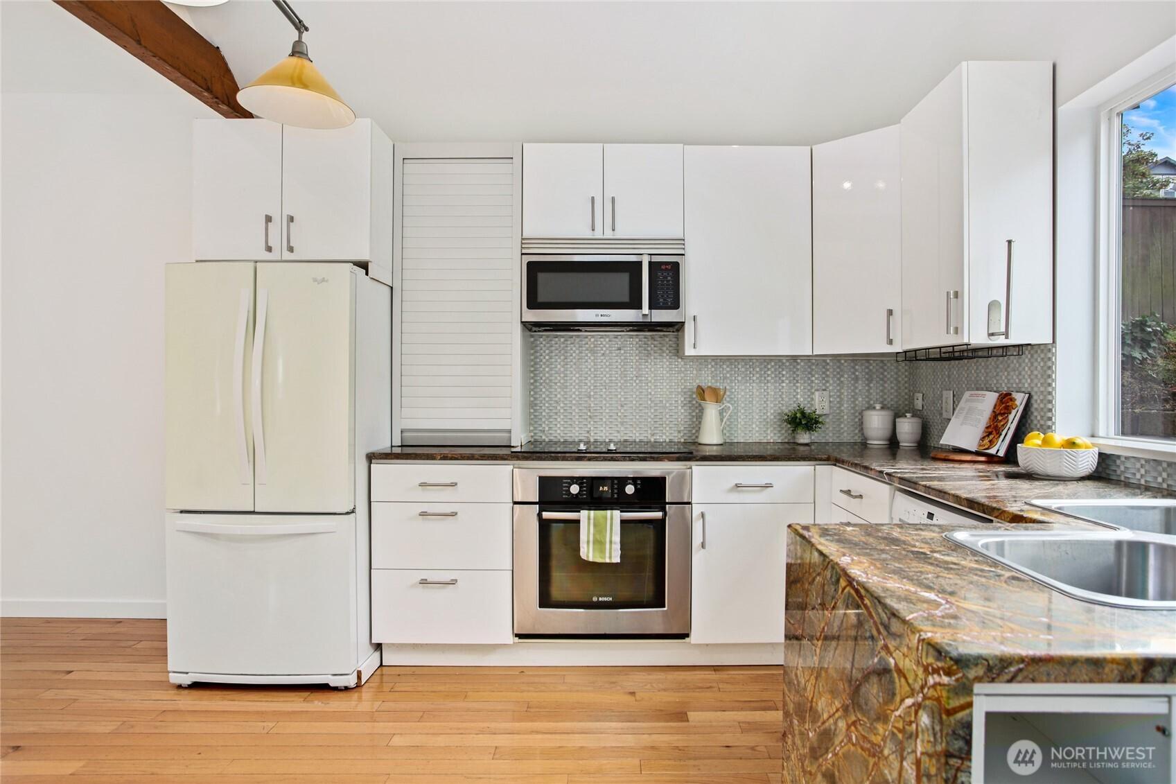 SEATTLE, Washington, 98122, United States, 3 Bedrooms Bedrooms, ,2 BathroomsBathrooms,Residential,For Sale,1987926