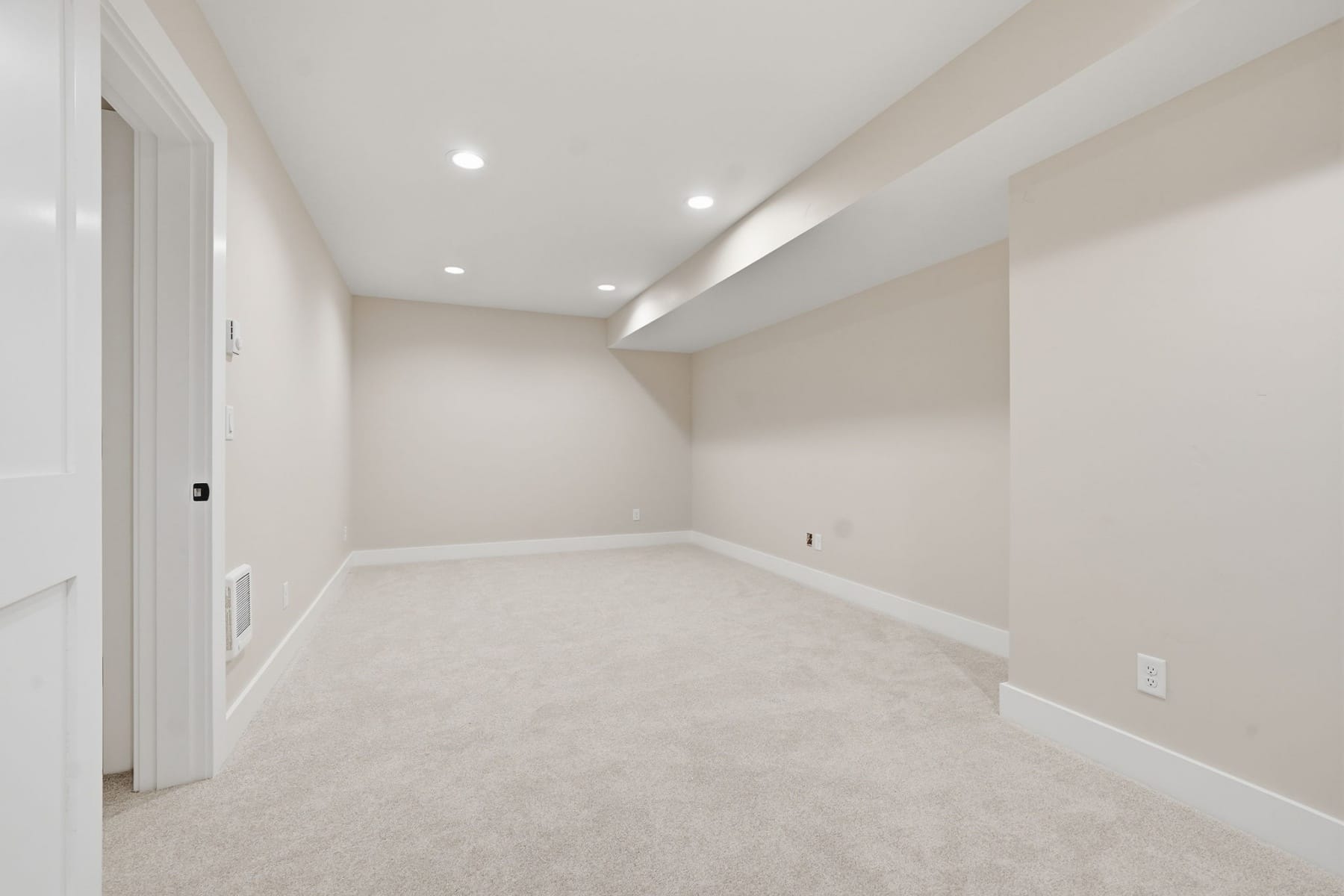  1548 NW Elgin Avenue #1 & 2 Bend, OR 97703 - 物件實景