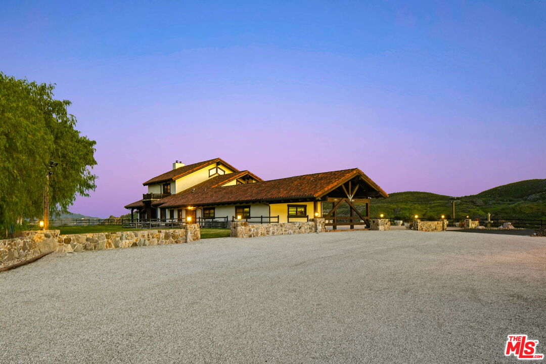 Malibu, California, 90265, United States, 3 Bedrooms Bedrooms, ,5 BathroomsBathrooms,Residential,For Sale,1760358