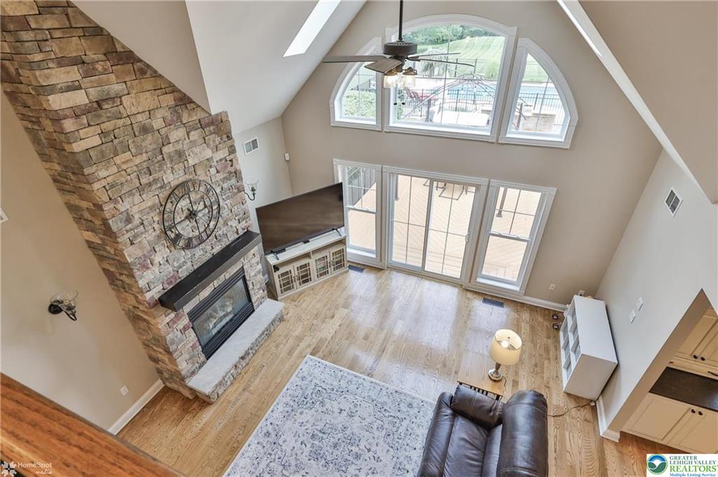 Stroudsburg, Pennsylvania, 18360-6926, United States, 7 Bedrooms Bedrooms, ,4 BathroomsBathrooms,Residential,For Sale,1904497