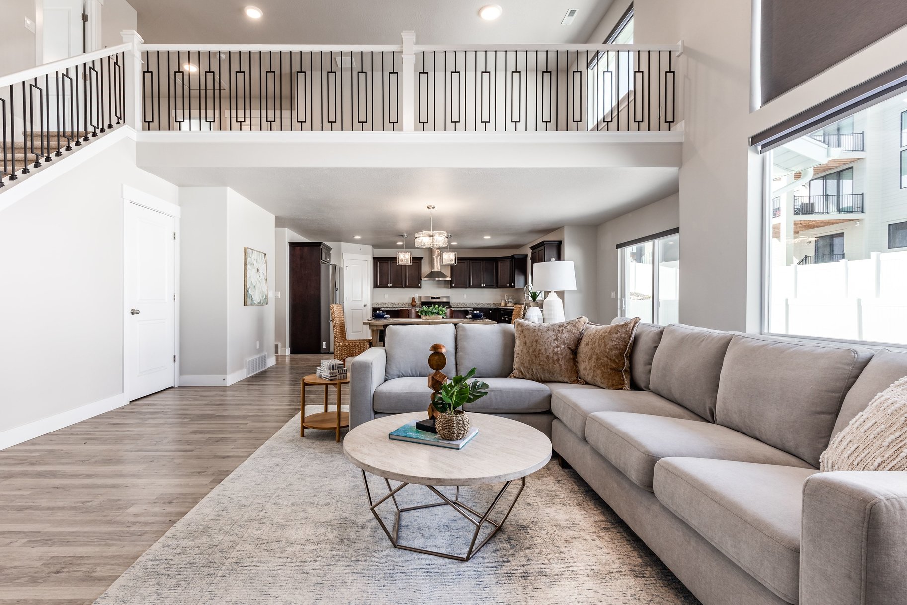  Fantastically Upgraded 2-Story Home with Theater and ADU - 物件實景