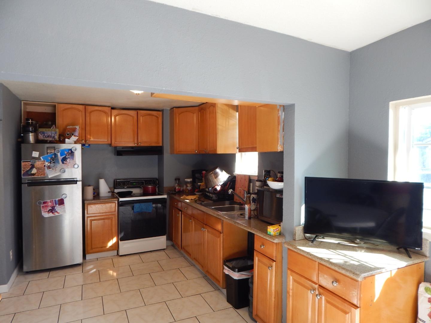 San Jose - Central, California, 95116, United States, 3 Bedrooms Bedrooms, ,2 BathroomsBathrooms,Residential,For Sale,1735453