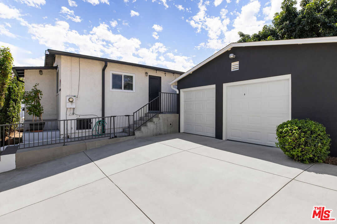 Los Angeles, California, 90031, United States, 5 Bedrooms Bedrooms, ,Residential,For Sale,2000759