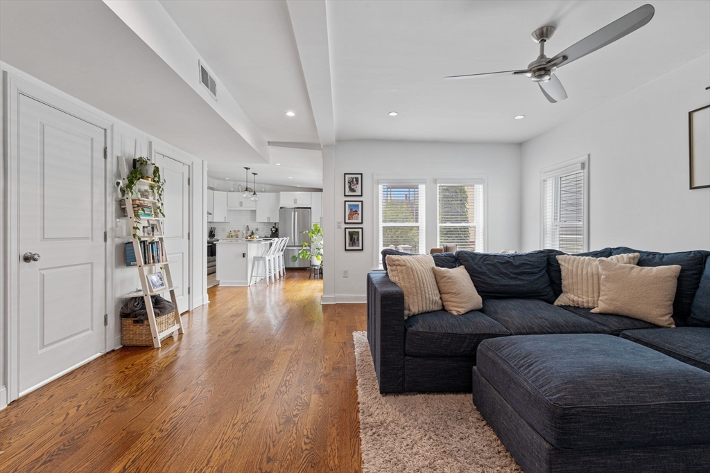 Boston, Massachusetts, 02128, United States, 3 Bedrooms Bedrooms, ,3 BathroomsBathrooms,Residential,For Sale,1904781