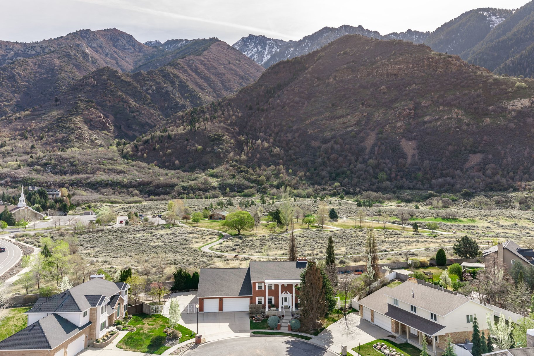  Updated Sandy Home With One of a Kind Location With Unobstructed Mountain Views - 物件實景
