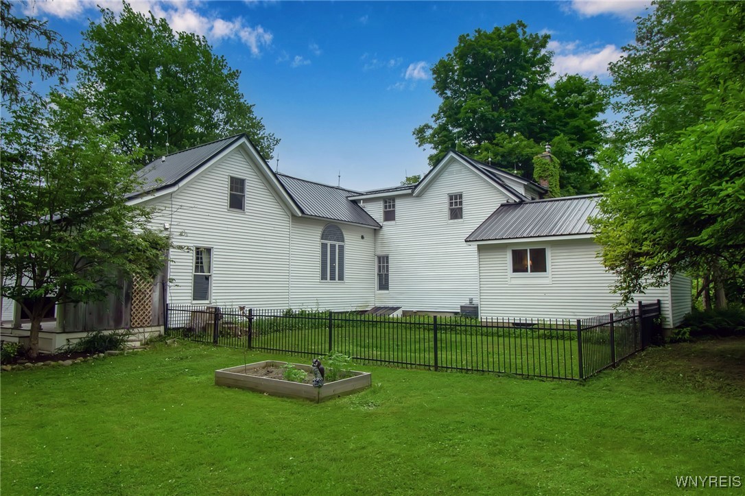 Aurora, New York, 14052, United States, 3 Bedrooms Bedrooms, ,3 BathroomsBathrooms,Residential,For Sale,1865001