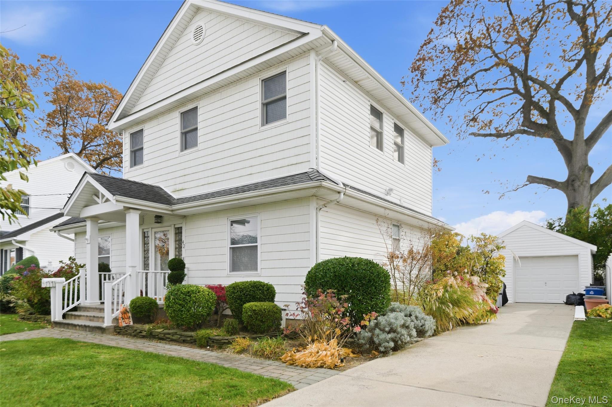 Oceanside, New York, 11572, United States, 3 Bedrooms Bedrooms, ,3 BathroomsBathrooms,Residential,For Sale,1990988