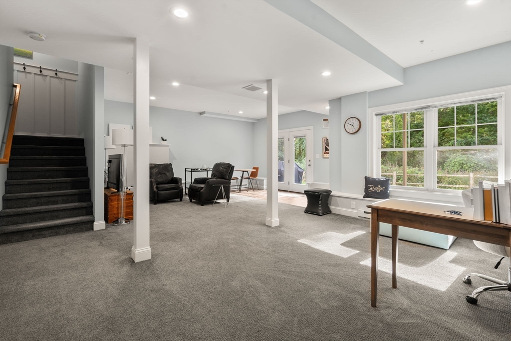 Holliston, Massachusetts, 01746, United States, 2 Bedrooms Bedrooms, ,3 BathroomsBathrooms,Residential,For Sale,1940343