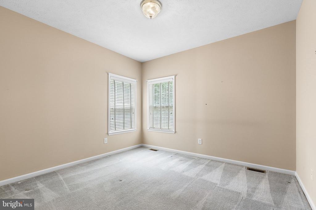 Fredericksburg, Virginia, 22401, United States, 5 Bedrooms Bedrooms, ,3 BathroomsBathrooms,Residential,For Sale,1920807