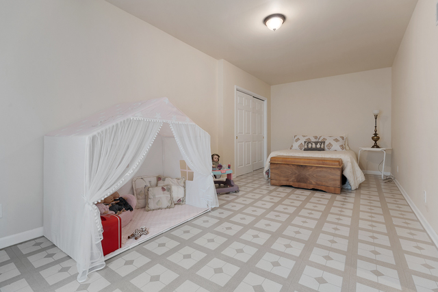 St Charles, Illinois, 60175, United States, 5 Bedrooms Bedrooms, ,3 BathroomsBathrooms,Residential,For Sale,1935414